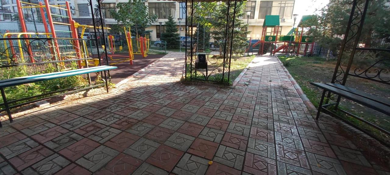 879 Apartment In Бишкек Екстериор снимка